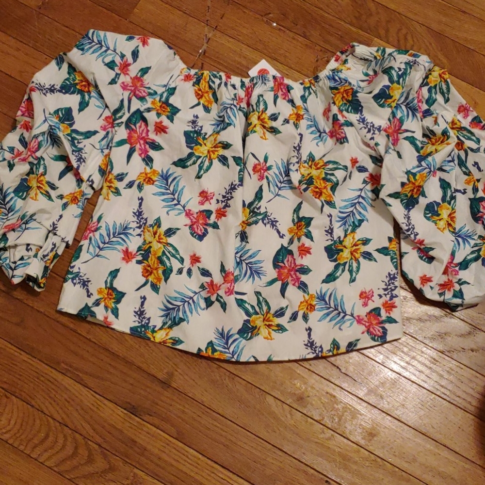 NWT!S/M/L Adorable shirt can fit  a size med/lg - Picture 3 of 3